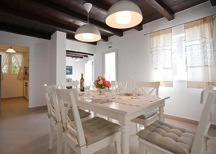 Bella Hvar - Pool & Sea View Hvar Town