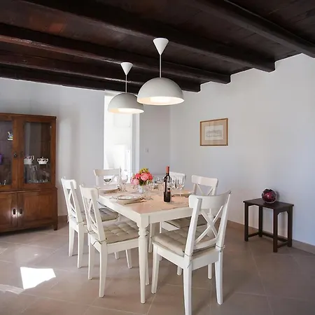 וילה Bella Hvar - Pool & Sea View חוואר